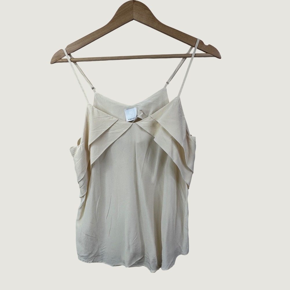 Aritzia 100% Silk Camisole Womens M Beige Ivory Minimalist Quiet Luxury Tank Top